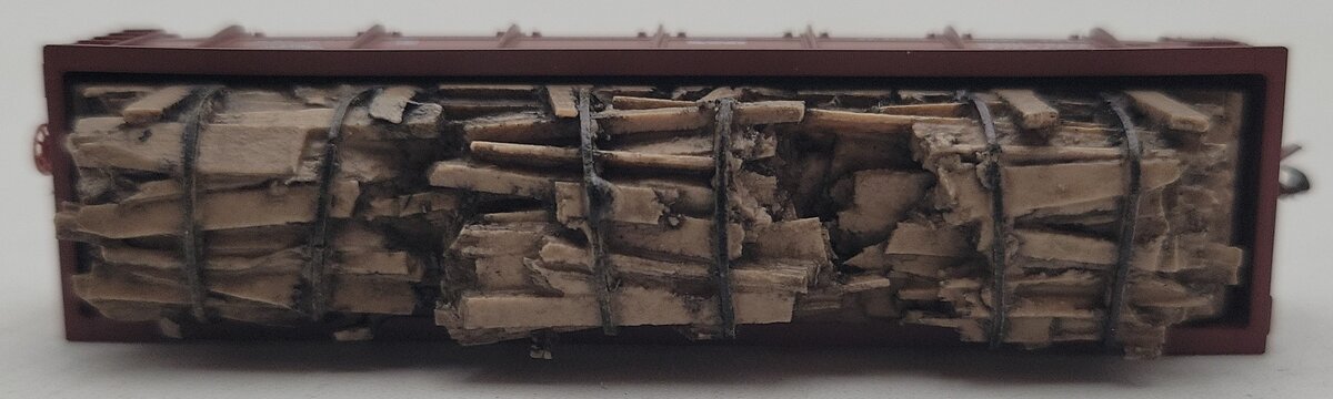 Micro-Trains 08300081 N SP 40' Drop Bottom Gondola with Scrap Wood Load #151264 EX/Box