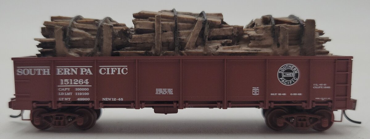 Micro-Trains 08300081 N SP 40' Drop Bottom Gondola with Scrap Wood Load #151264 EX/Box