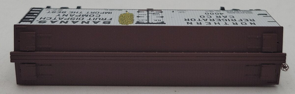 Micro-Trains 04900790 N NRCC 40’ Double Sheathed Wood Reefer #4000 LN/Box