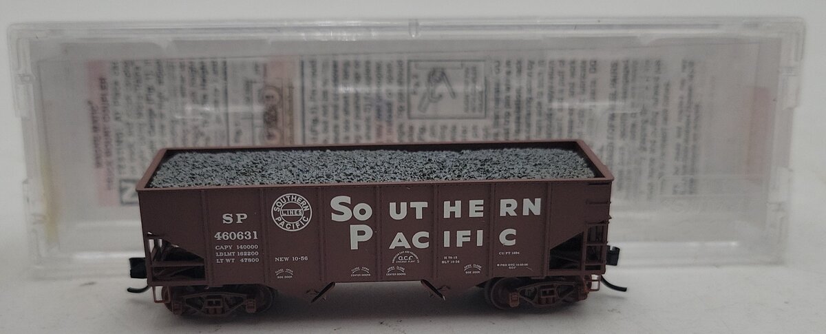 Micro-Trains 05653340 N SP 33' Rib Sides Twin Bay Hopper with Coal Load #460631 LN/Box