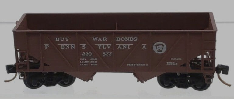 Micro-Trains 05700100 N Pennsylvania 33' Twin Bay Composite Side Hopper #220877 LN/Box