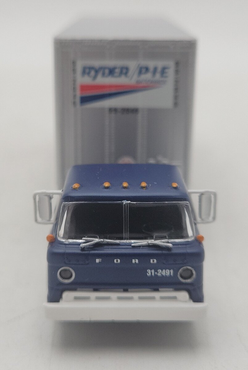 Athearn 91003 HO Scale RYDER / PIE Ford "C" Truck & 28' Wedge Trailer EX