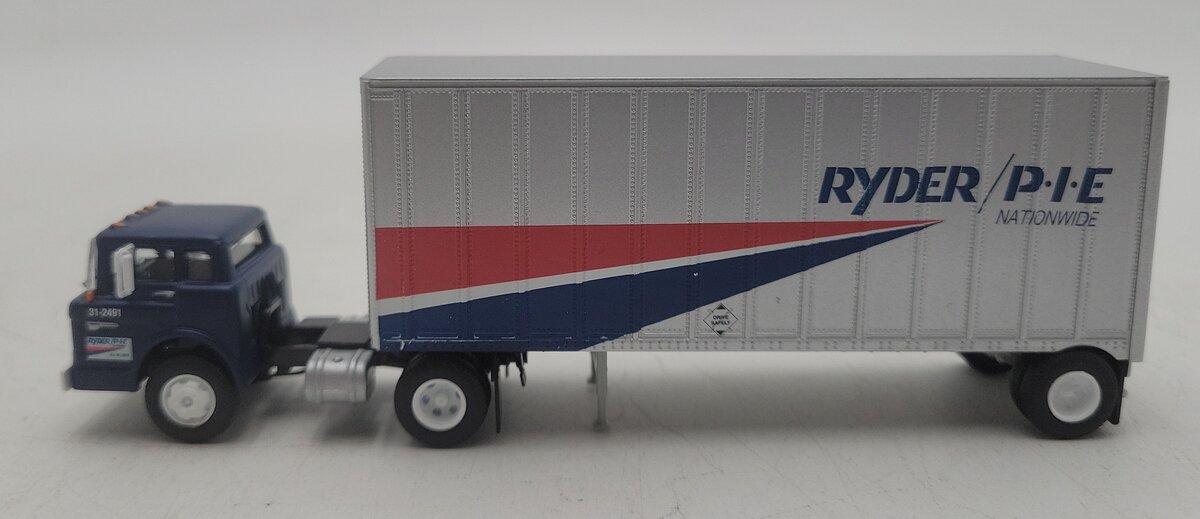 Athearn 91003 HO Scale RYDER / PIE Ford "C" Truck & 28' Wedge Trailer EX