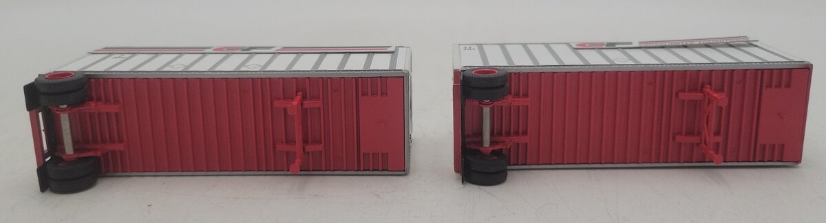 Athearn 91041 HO CF Consolidated Freightways Two 28’ Wedge Trailers & Dolly EX