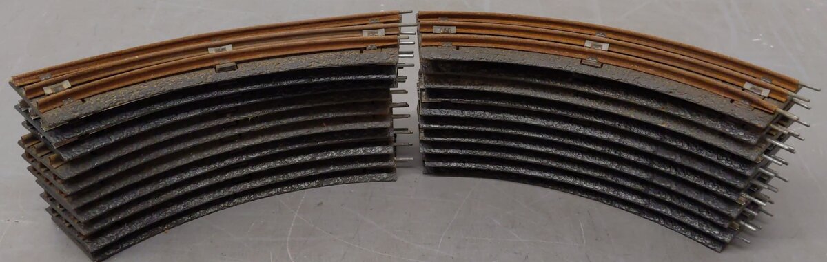 Marx 702 Vintage O Postwar Tinplate O-27 Curved Track with Roadbed (20)