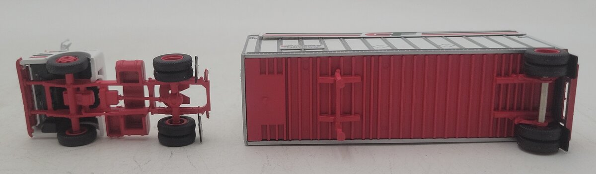 Athearn 91001 HO Scale Consolidated Freightways Ford C w/ 28' Wedge Trailer EX