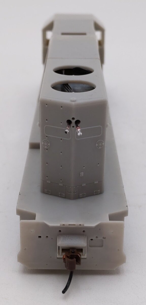 Athearn ATH98773 HO Scale Undecorated SD39 Diesel Locomotive LN/Box