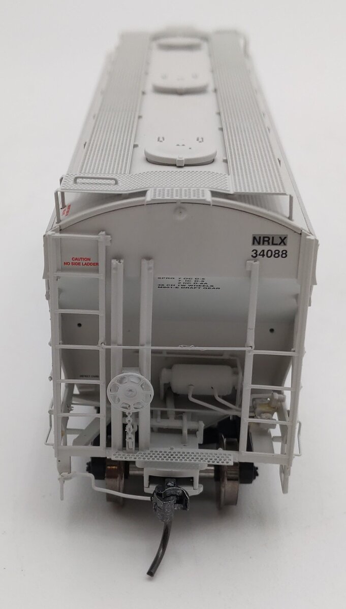 American Limited Models 1086 HO NRLX Ciment Québec 2-Bay Covered Hopper #34088 LN/Box