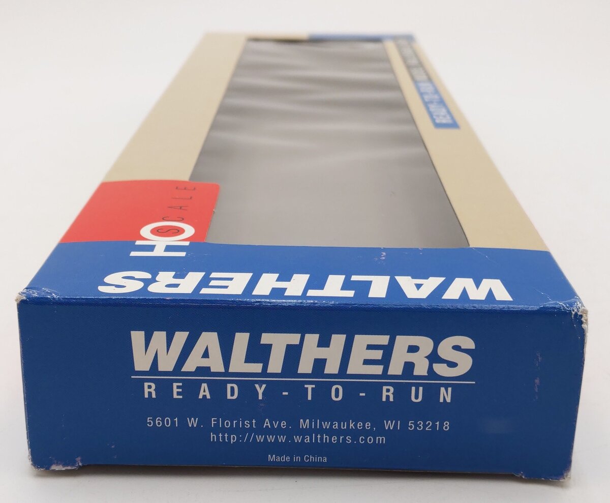 Walthers 932-6385 HO Scale Santa Fe 85` Budd 52-Seat Coach Passenger Car EX/Box