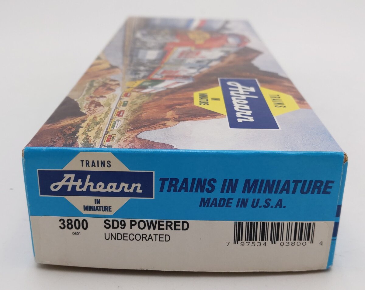 Athearn 3800 HO Scale Undecorated SD-9 Powered Diesel Locomotive VG/Box