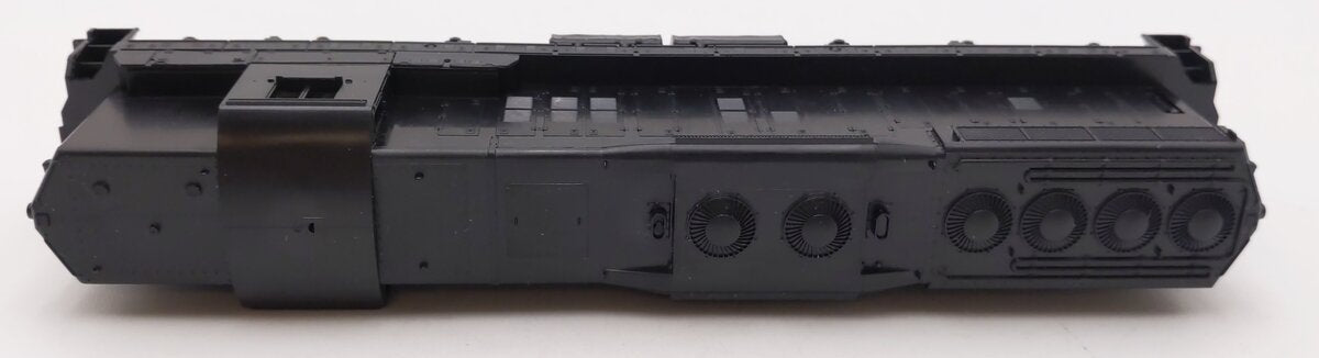 Athearn 3800 HO Scale Undecorated SD-9 Powered Diesel Locomotive VG/Box