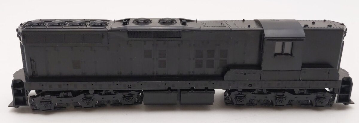 Athearn 3800 HO Scale Undecorated SD-9 Powered Diesel Locomotive VG/Box
