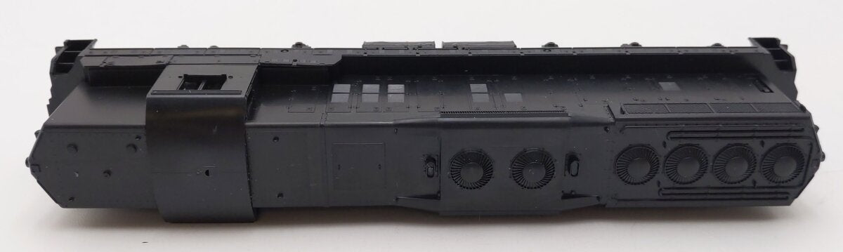 Athearn 3800 HO Scale Undecorated SD-9 Powered Diesel Locomotive EX/Box