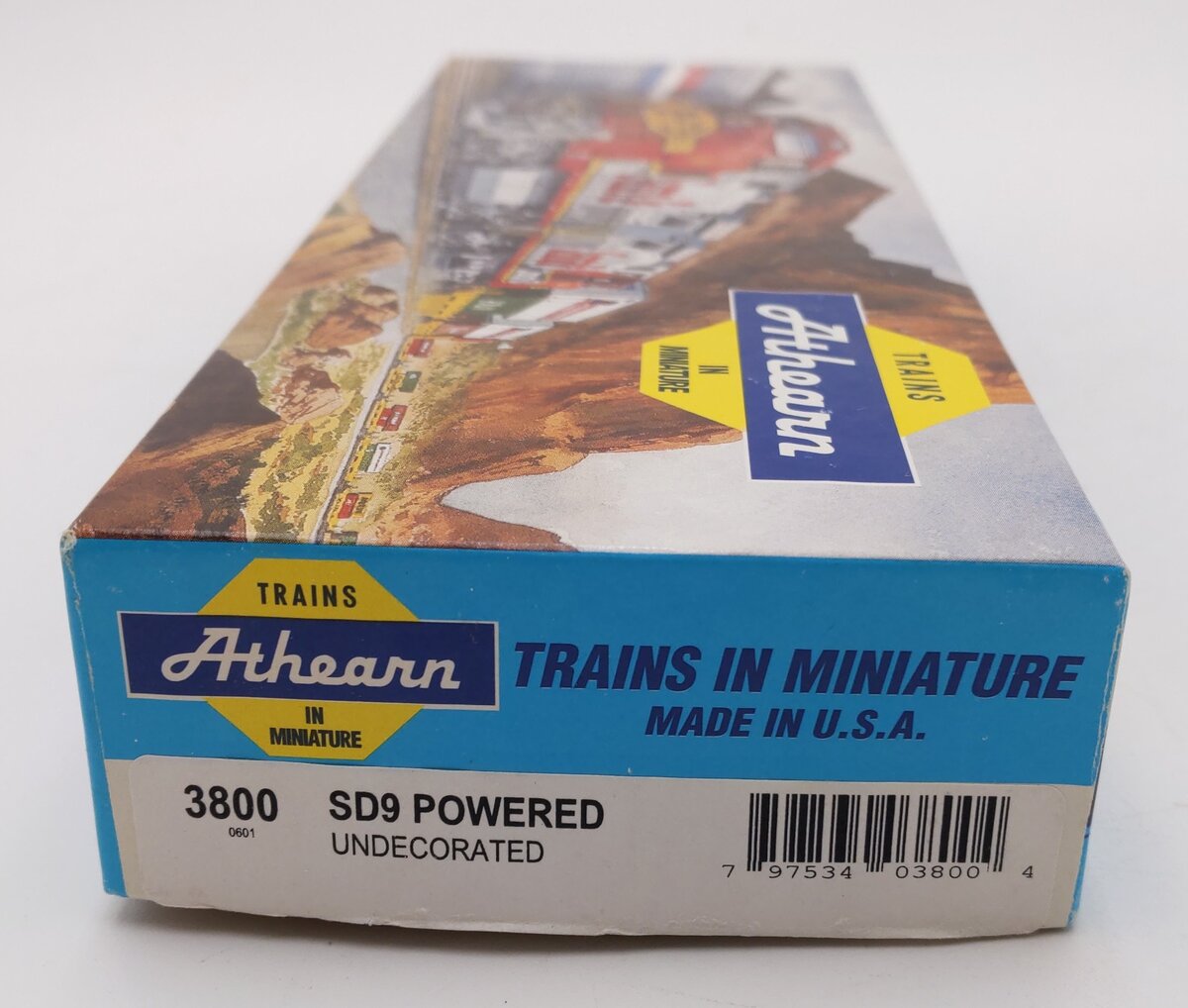 Athearn 3800 HO Scale Undecorated SD-9 Powered Diesel Locomotive EX/Box