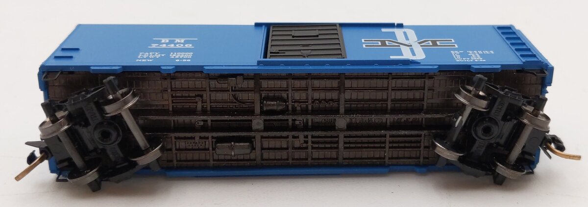 Micro-Trains 20140 N Scale Boston & Maine 40' Standard Single Door Boxcar #74406 LN/Box