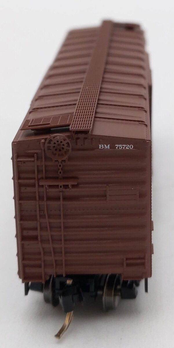 Micro-Trains 02000326 N Boston & Maine 40' Standard Single Door Boxcar #75720 LN/Box