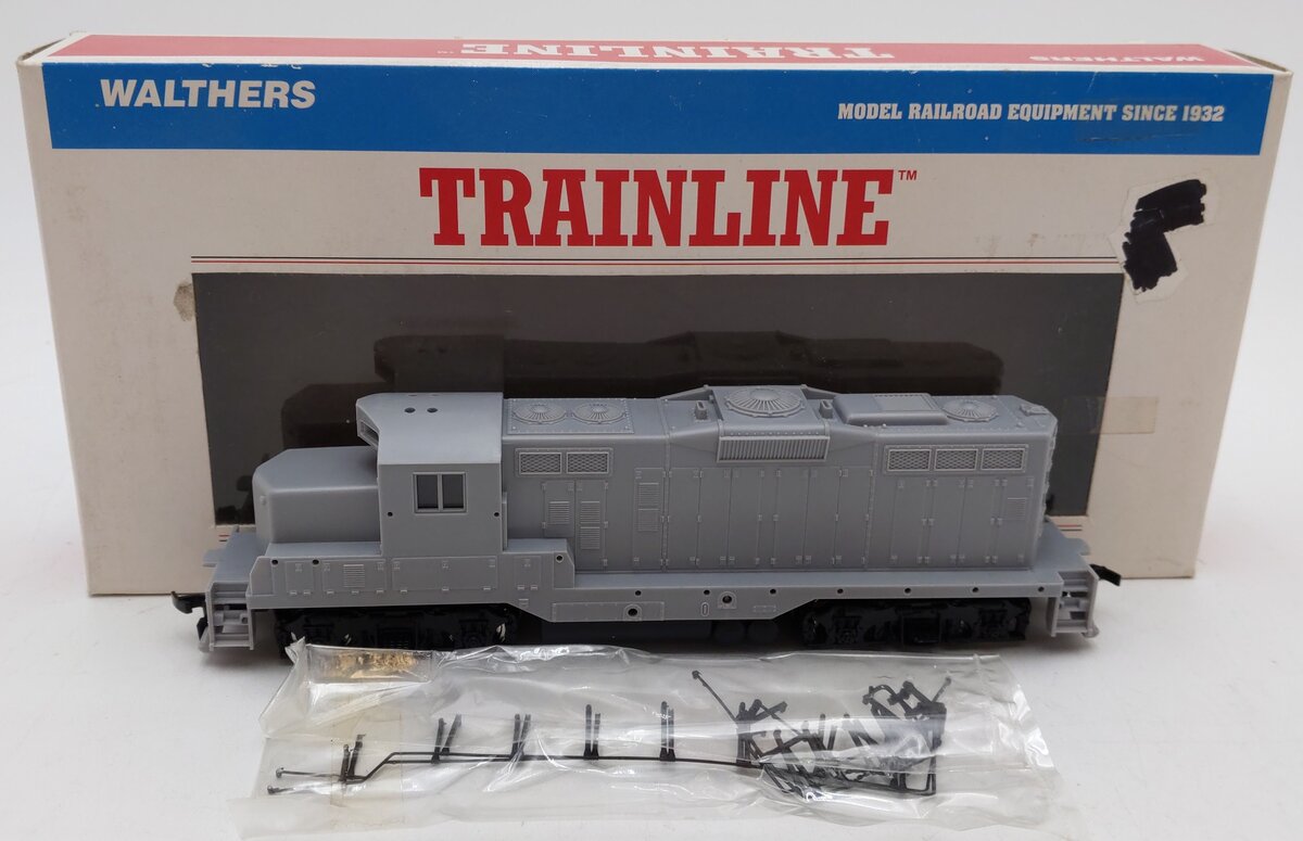 Walthers 931-100 HO Scale Undecorated EMD GP9M Diesel Locomotive EX/Box