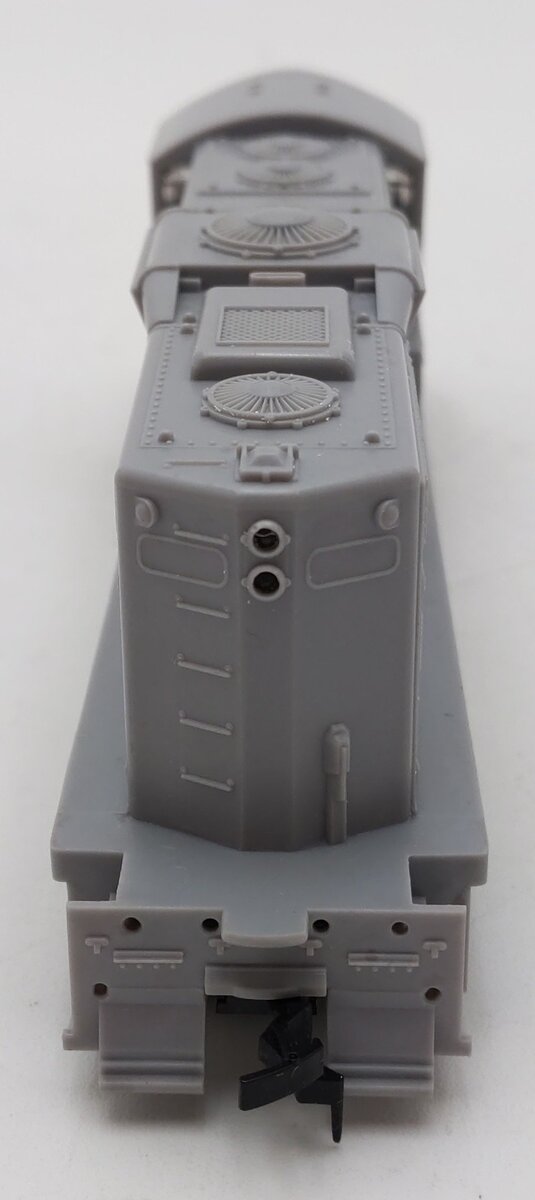 Walthers 931-100 HO Scale Undecorated EMD GP9M Diesel Locomotive EX/Box