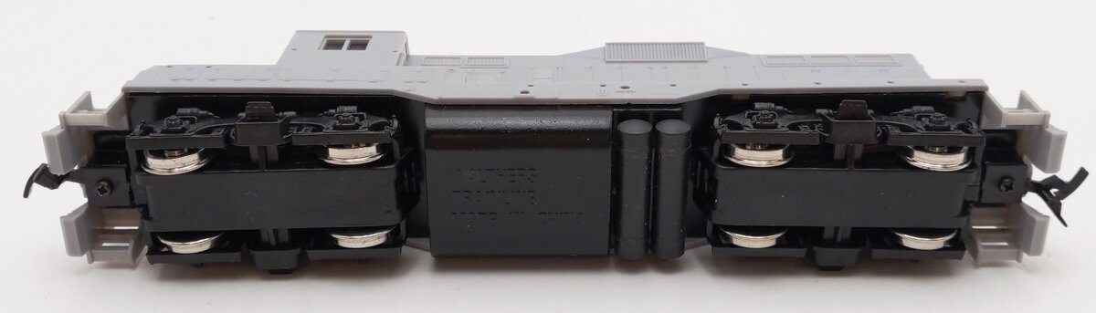 Walthers 931-100 HO Scale Undecorated EMD GP9M Diesel Locomotive EX/Box