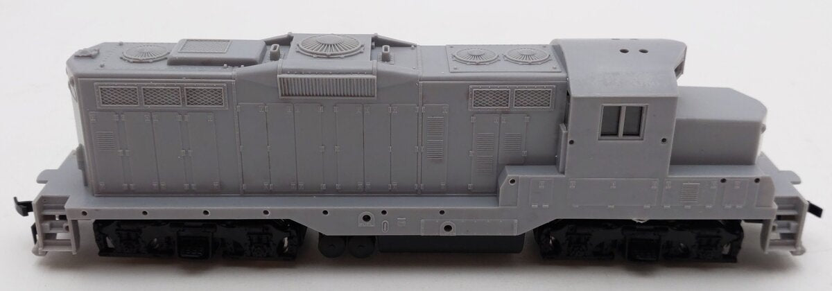 Walthers 931-100 HO Scale Undecorated EMD GP9M Diesel Locomotive EX/Box