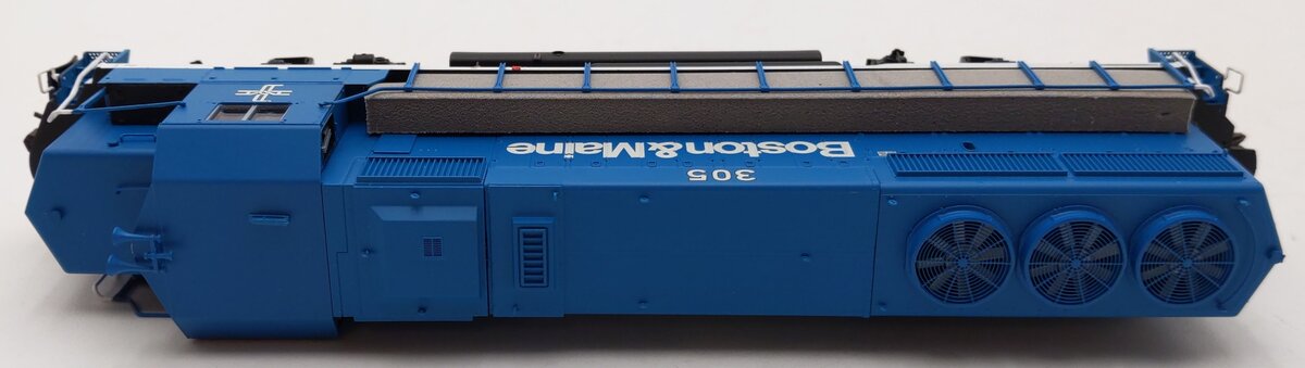 Atlas 10000654 HO Scale Boston & Maine GP40-2 Phase 2 Diesel Locomotive #305 EX/Box