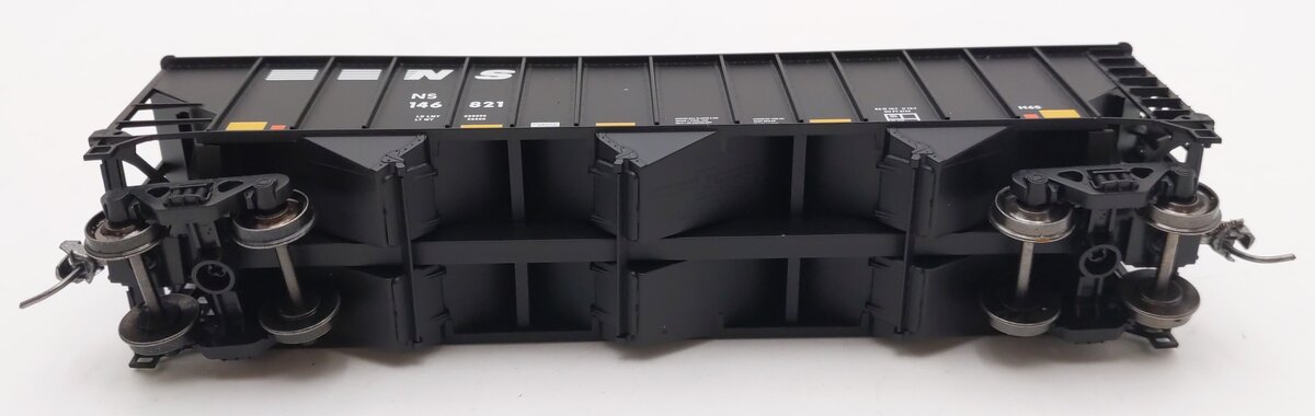 Bowser 40665 HO Scale Norfolk Southern 100 Ton Hopper #146821 VG/Box