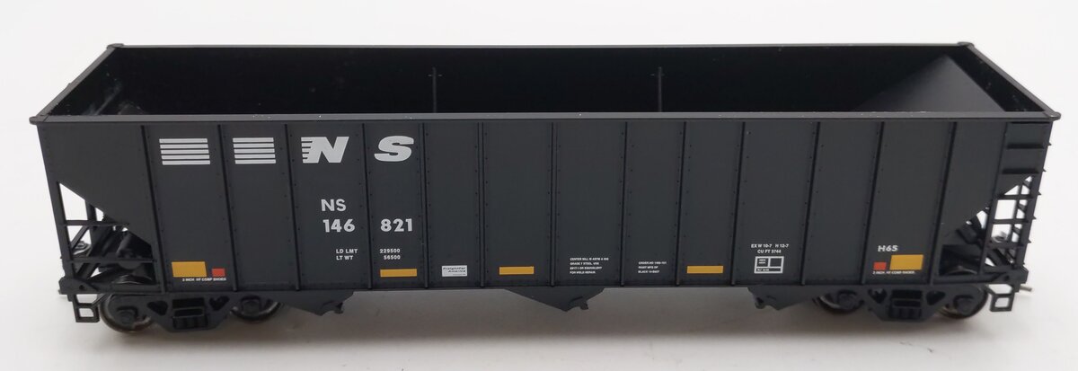 Bowser 40665 HO Scale Norfolk Southern 100 Ton Hopper #146821 VG/Box