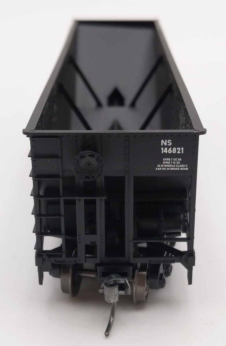 Bowser 40665 HO Scale Norfolk Southern 100 Ton Hopper #146821 VG/Box