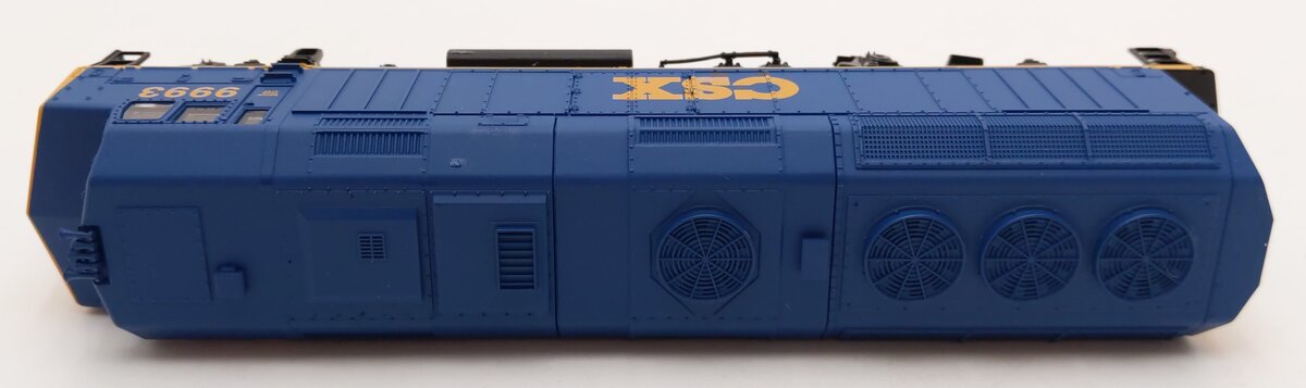 Walthers 931-334 HO Scale CSX EMD F40Ph Diesel Locomotive #9993 EX/Box