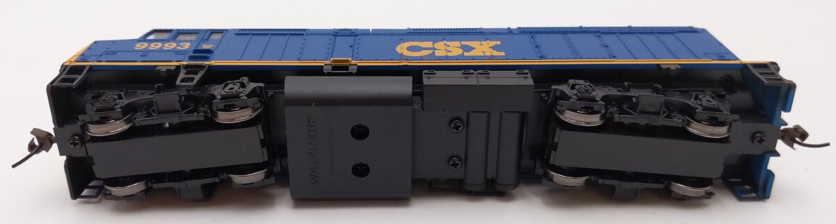 Walthers 931-334 HO Scale CSX EMD F40Ph Diesel Locomotive #9993 EX/Box