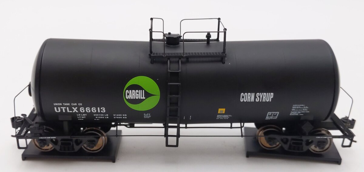 Walthers 920-100112 HO Scale Cargill UTLX 40' 16K Gallon Tank Car #66613 EX/Box