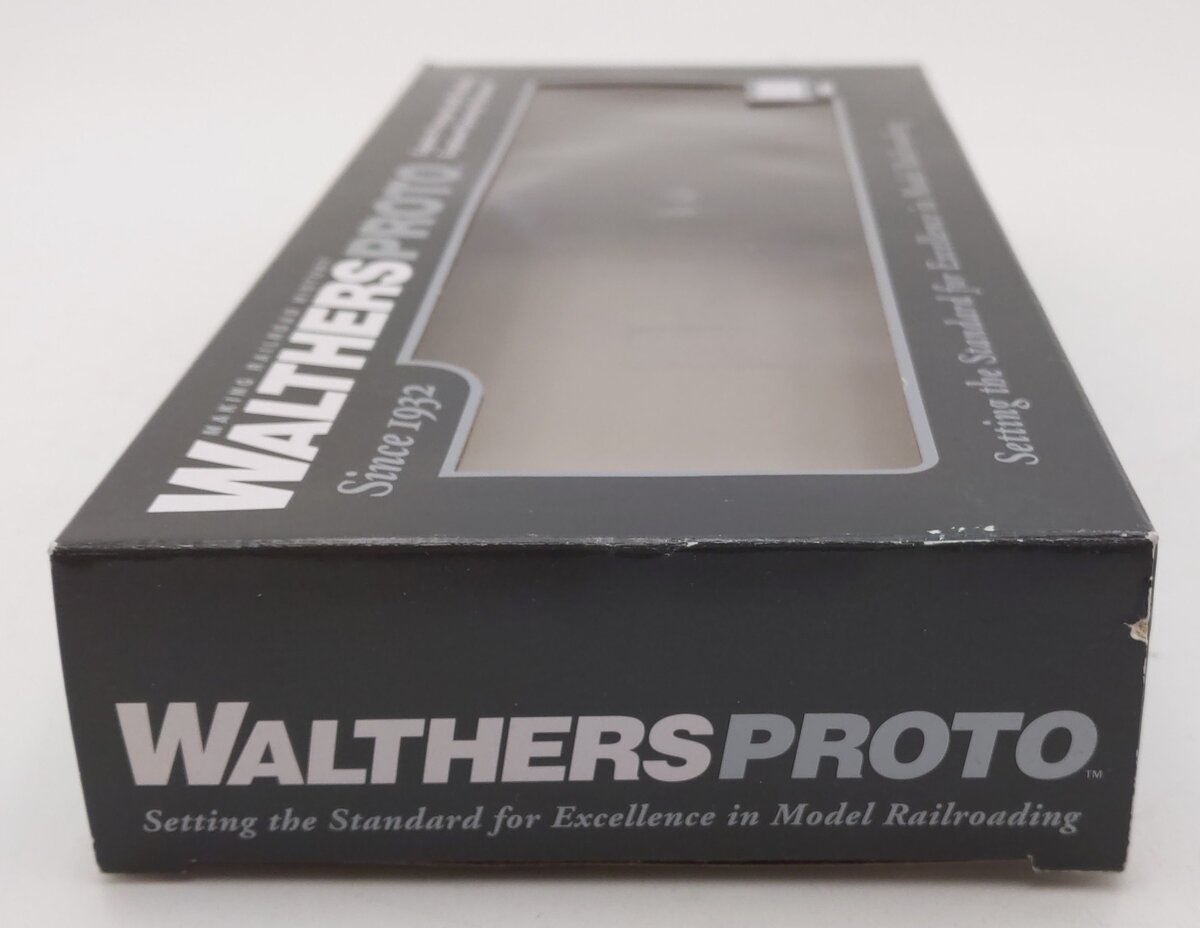 Walthers 920-100112 HO Scale Cargill UTLX 40' 16K Gallon Tank Car #66613 EX/Box
