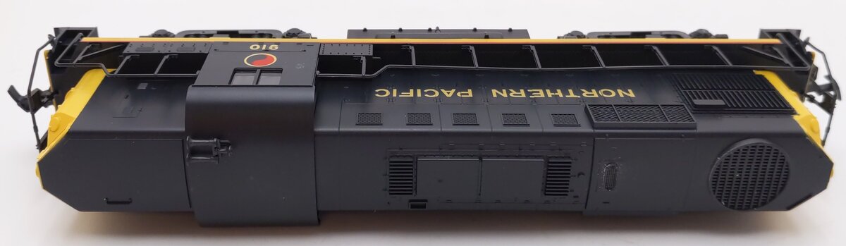 Atlas 7099 HO Scale Northern Pacific RS-11 Diesel Locomotive #910 EX/Box