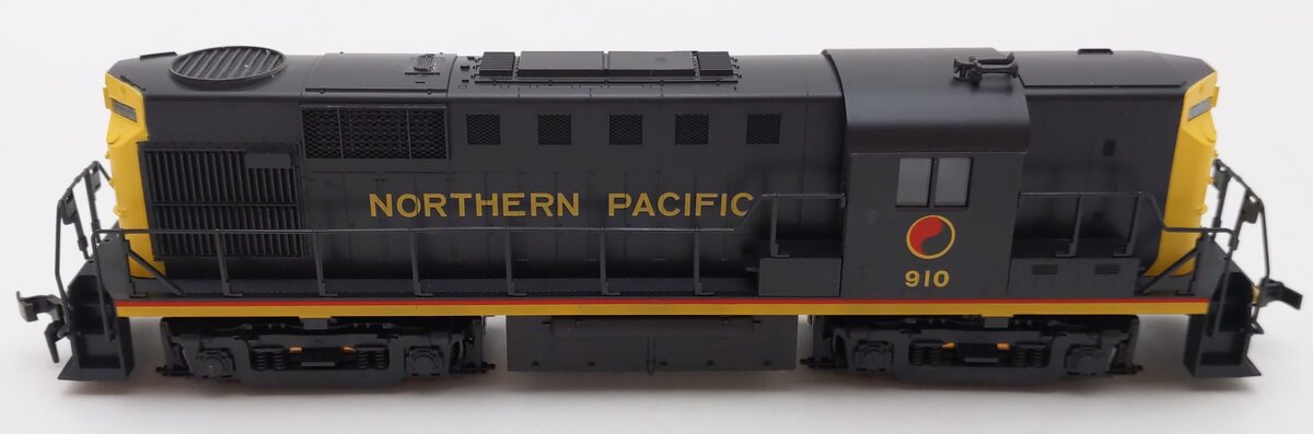 Atlas 7099 HO Scale Northern Pacific RS-11 Diesel Locomotive #910 EX/Box