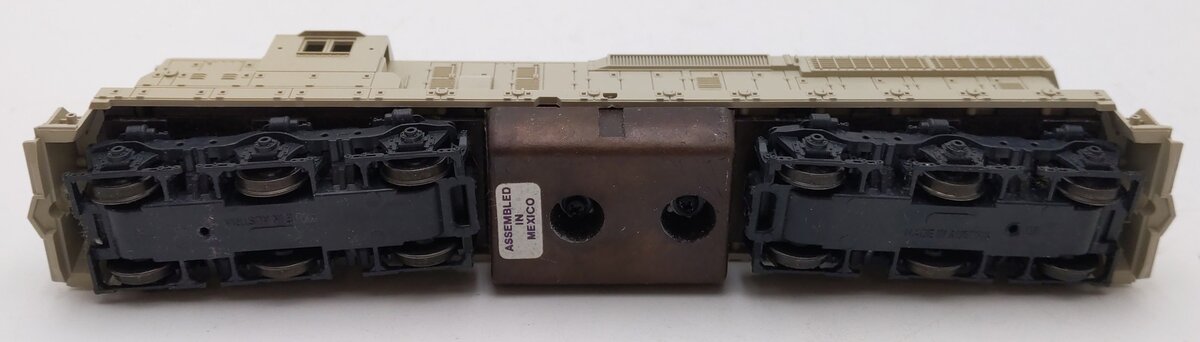 Con-Cor 0015-1050 HO Scale Undecorated EMD SD24 HH Powered Diesel Engine EX/Box