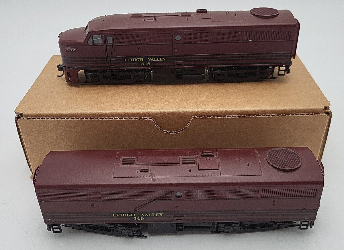Life Like HO Scale Lehigh Valley Diesel Locomotives #548 #549 VG