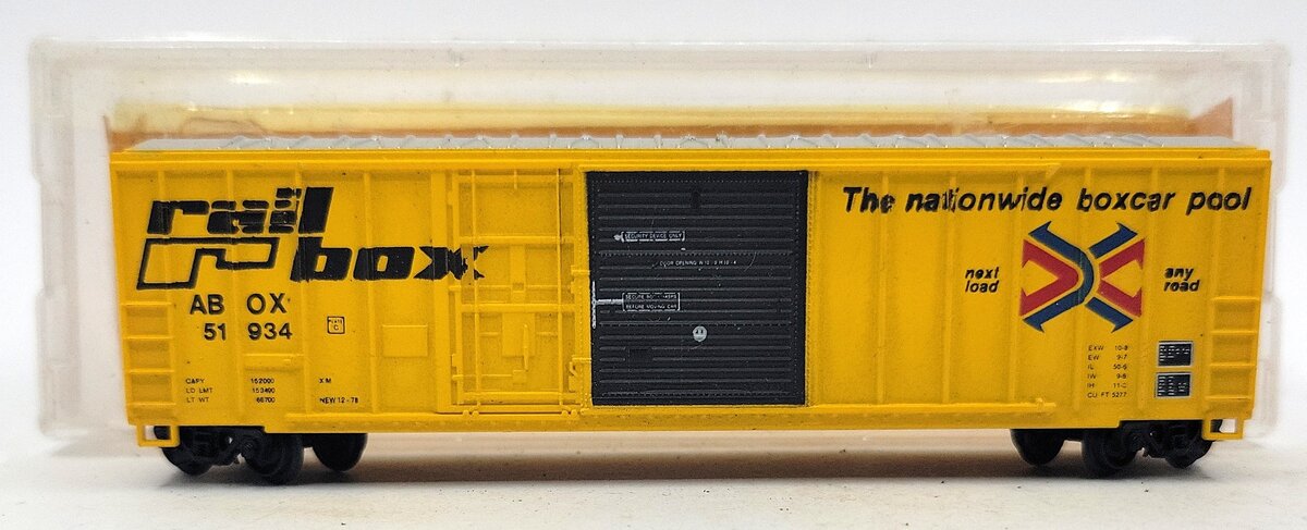 Roundhouse 8231 N Scale Railbox 50' Box Car #51934 LN/Box