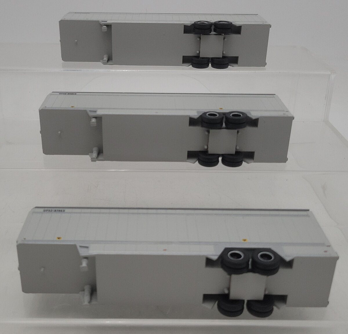 Athearn HO Scale UPSZ 40' Parcel Trailers: #87963, #87972, #87995 [3] EX