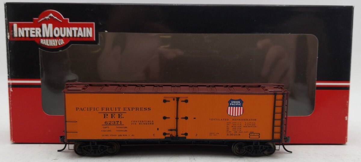 InterMountain 47401-24 HO Scale PFE R-30-18 Refrigerator Car #62371 VG/Box
