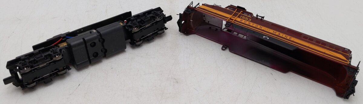 Proto 2000 8354 HO Boston And Maine Diesel Locomotive #1553 EX/Box