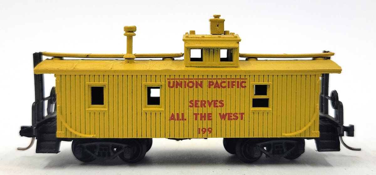 Roco 28961 N Scale Union Pacific "Serves All The West" Caboose #199 LN/Box