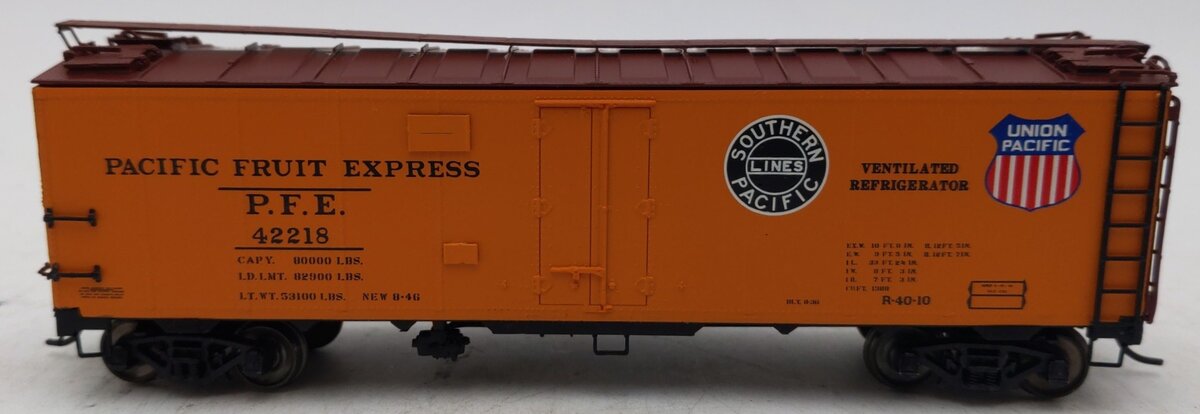 InterMountain 46702P-38 HO Scale Pacific Fruit Express R-40-10 Reefer Car #42218 EX/Box