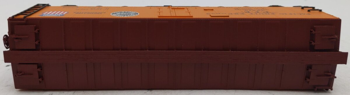 InterMountain 46702P-38 HO Scale Pacific Fruit Express R-40-10 Reefer Car #42218 EX/Box