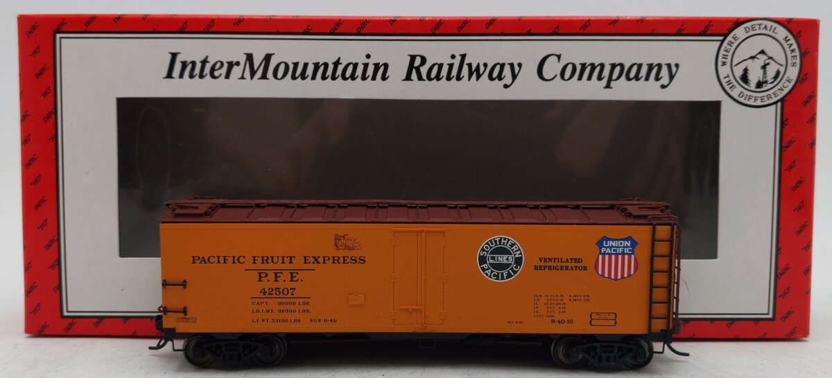 InterMountain 46702P-44 HO Scale Pacific Fruit Express R-40-10 Reefer Car #42507 EX/Box