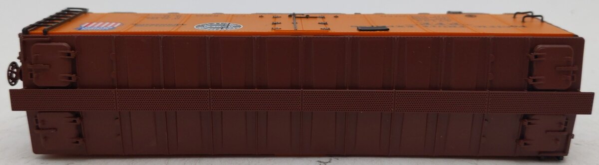 InterMountain 45501-84 HO Scale  PFE SteelSided Reefer #47139 EX/Box