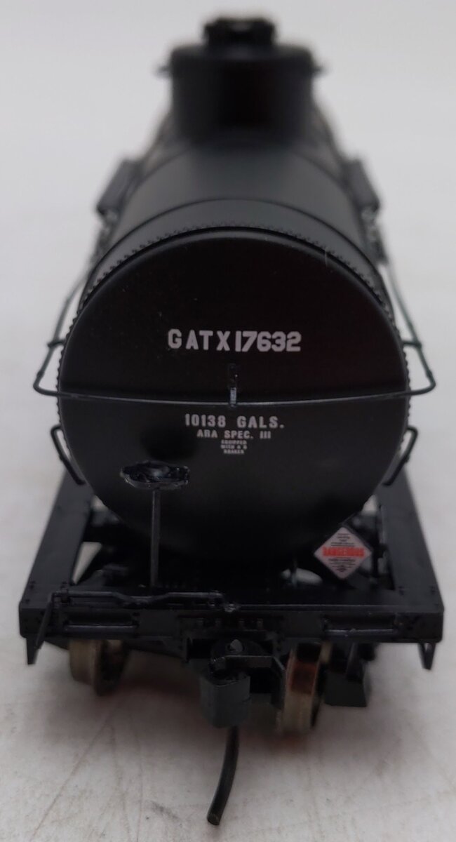 Proto 2000 23360 HO Scale GATX 10,000 Gallon Type 21 Riveted Tank Car #17632 EX/Box