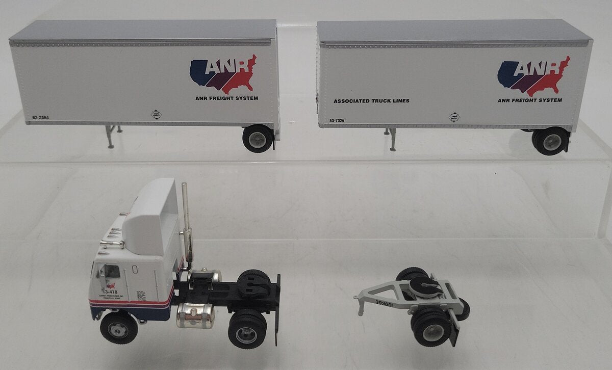 Athearn 91134 HO ANR Freight System Freightliner & 2-28' Trailers EX