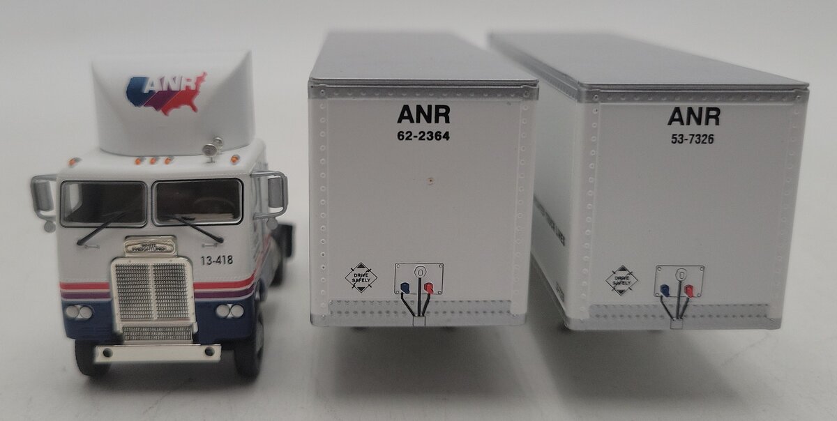 Athearn 91134 HO ANR Freight System Freightliner & 2-28' Trailers EX