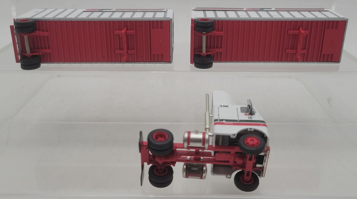 Athearn 91146 1:87 Canadian Freightways Freightliner w/2-28