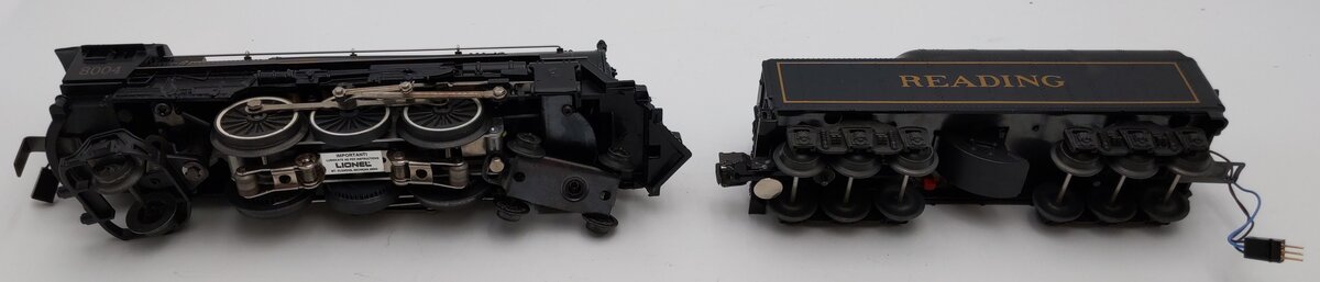 Lionel 6-18004 O Reading 4-6-2 Steam Locomotive & Tender #8004 VG/Box